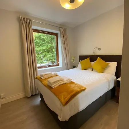 Ailesbury Oaks Apartament *